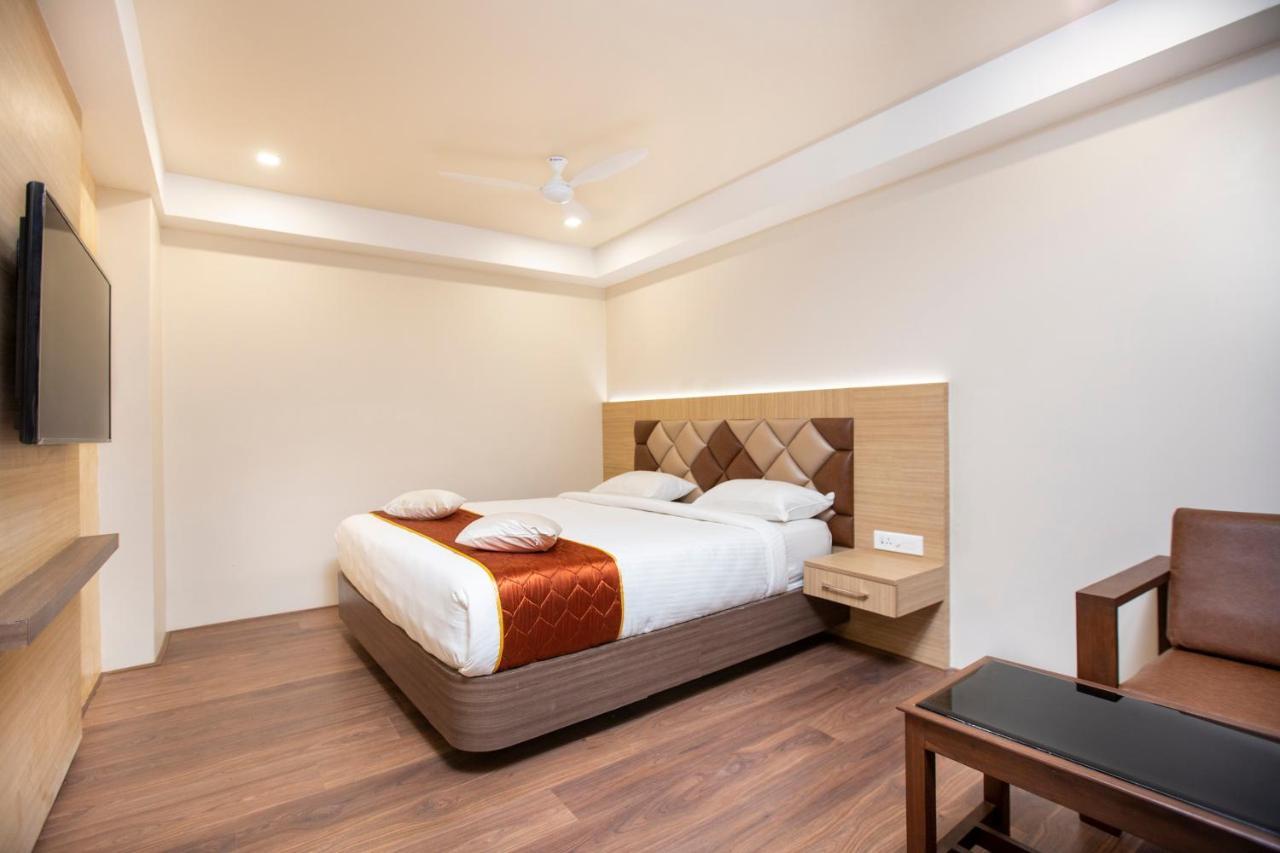 Lee-Benz Ark Hotel Kumbakonam Exterior photo