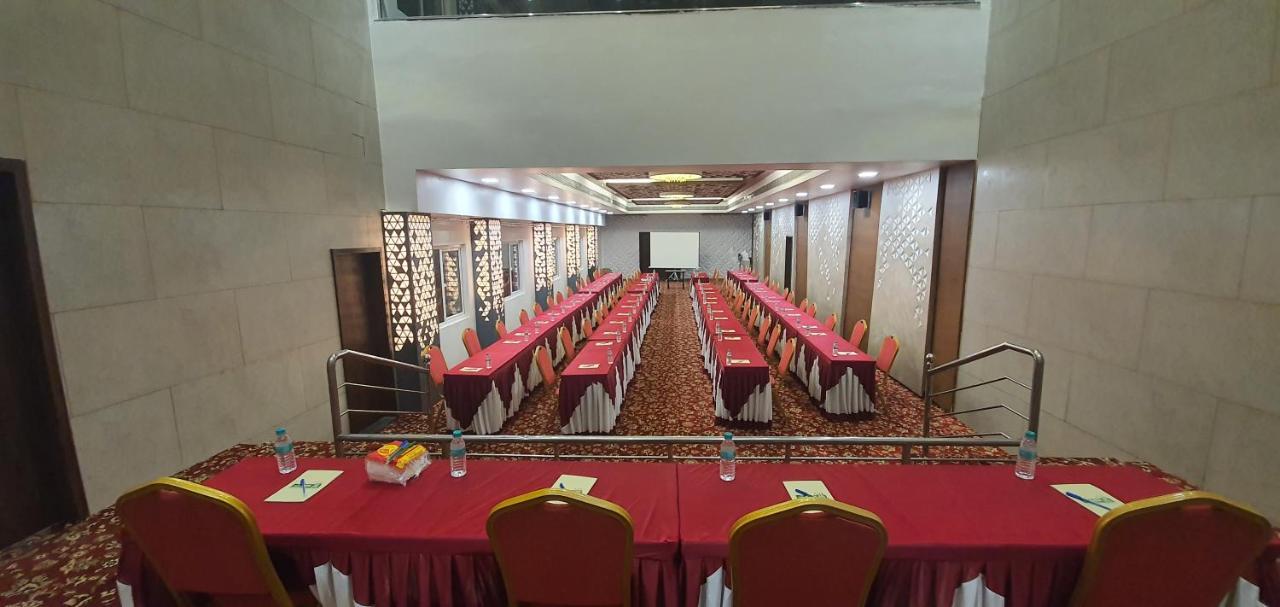 Lee-Benz Ark Hotel Kumbakonam Exterior photo